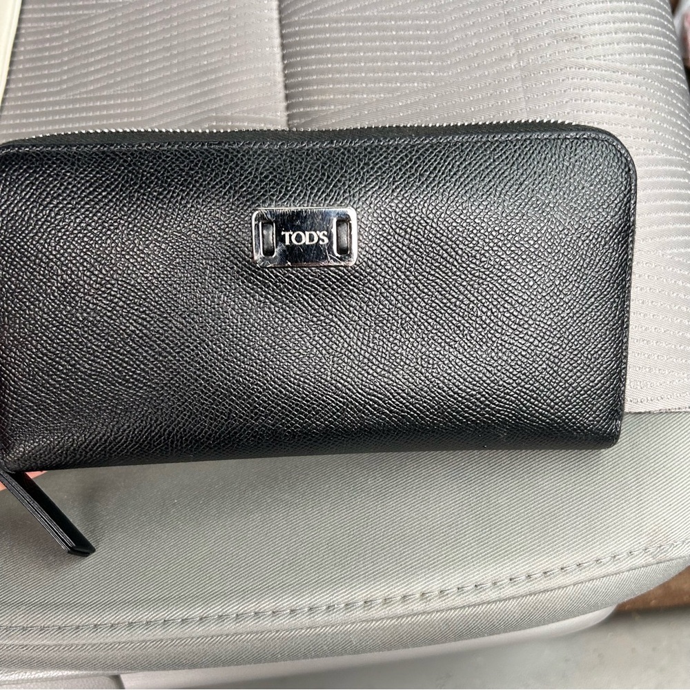 Tod's Wallet Continental Zip‎ Around Black Pebbled Leather